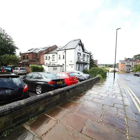 Avalon 3* Leeds (West Yorkshire)