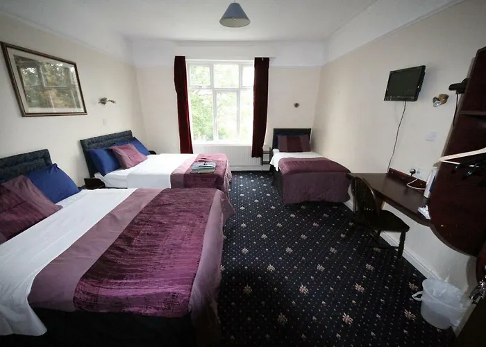 Avalon 3* Leeds (West Yorkshire)