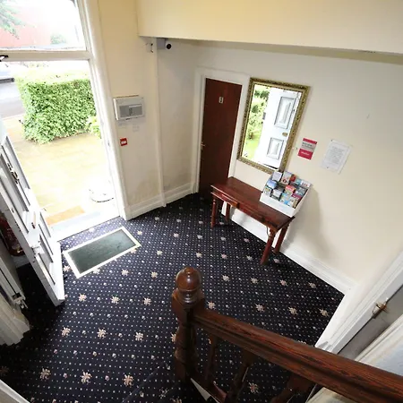 Avalon 3* Leeds (West Yorkshire)