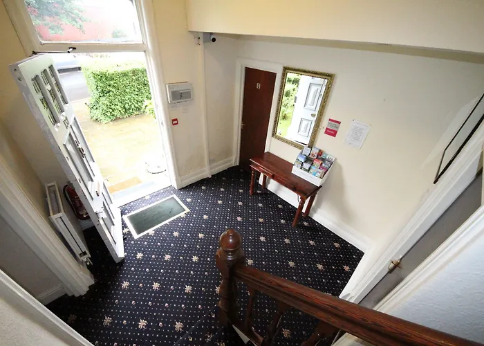 Avalon 3* Leeds (West Yorkshire)